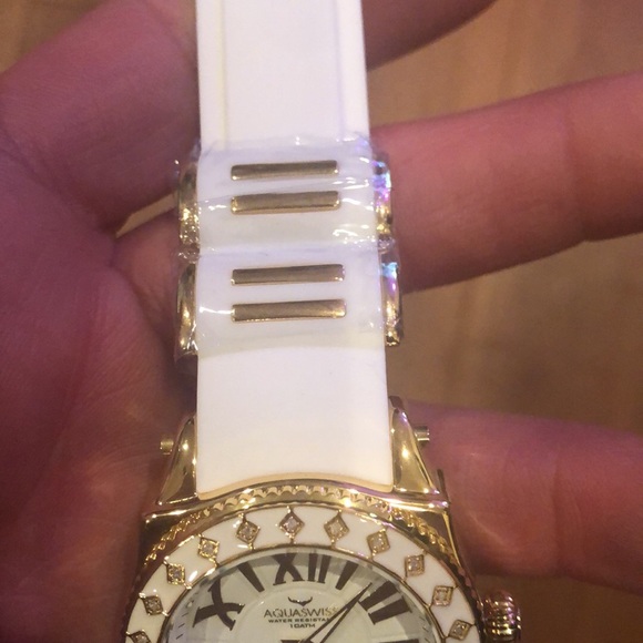 Aquaswiss women’s gold/white watch - Picture 5 of 8